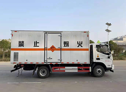 华宁爆破器材运输车