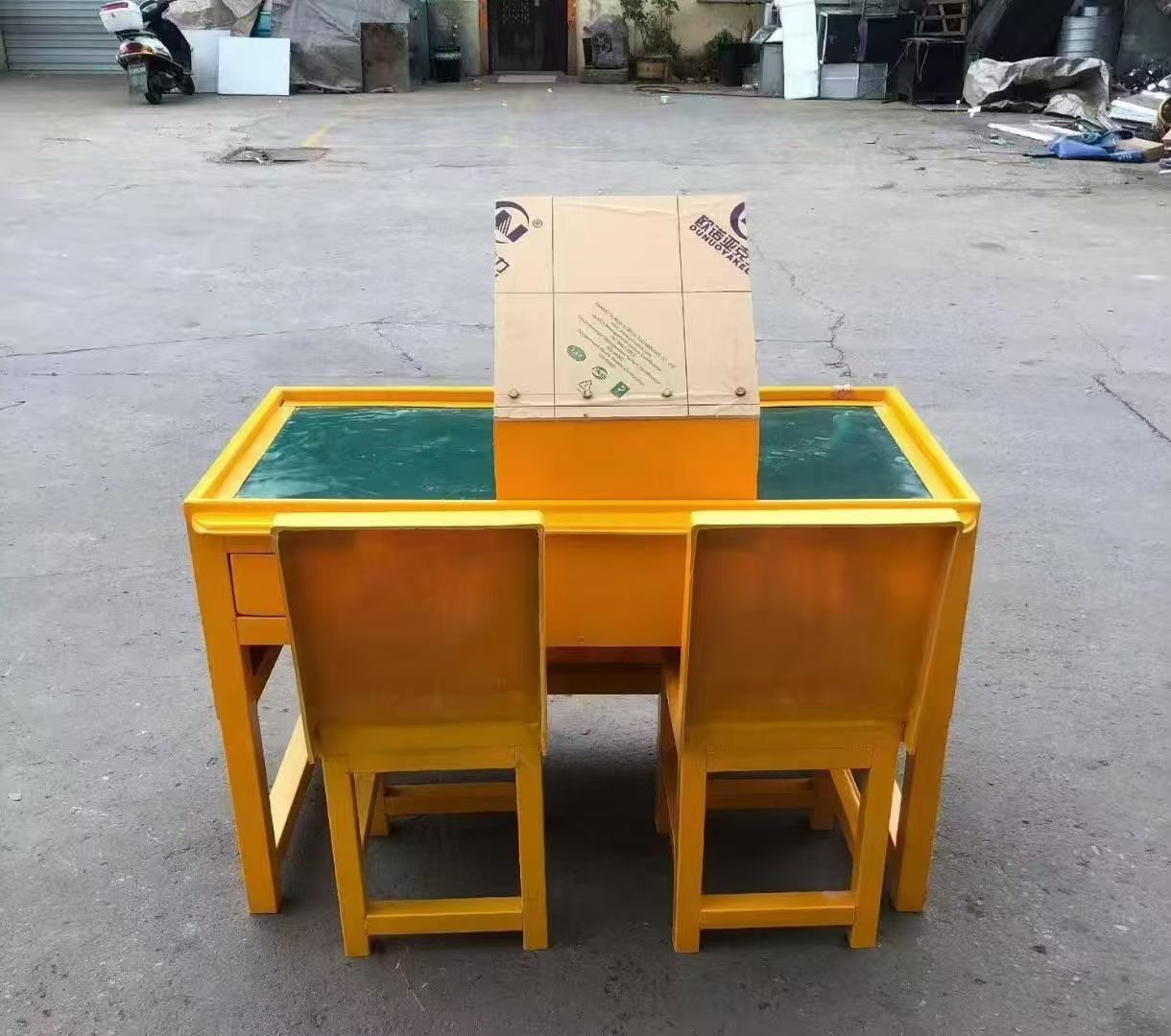 华宁防静电导通桌井下煤矿火工品发放桌：危险品流转的安全守护者